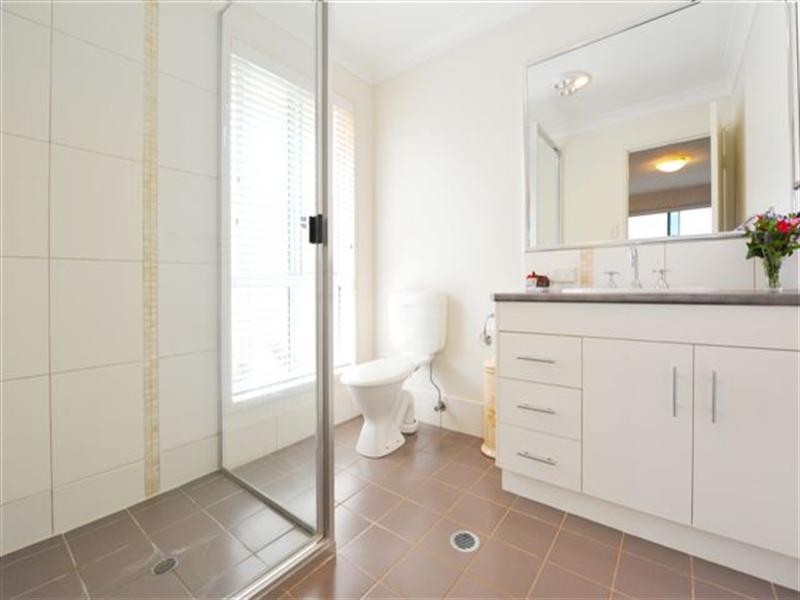 20 Shelton Crescent, Kearneys Spring QLD 4350