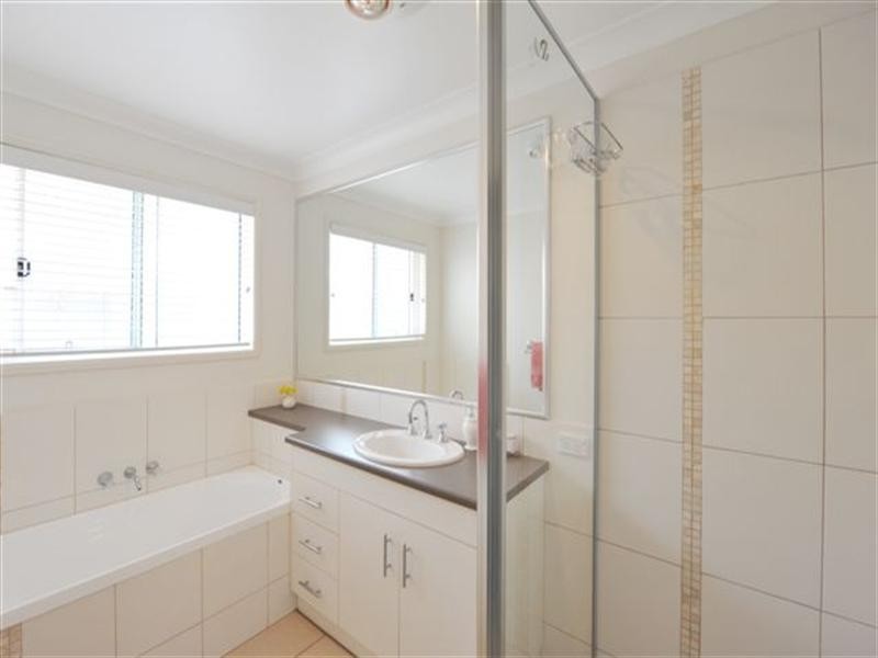 20 Shelton Crescent, Kearneys Spring QLD 4350