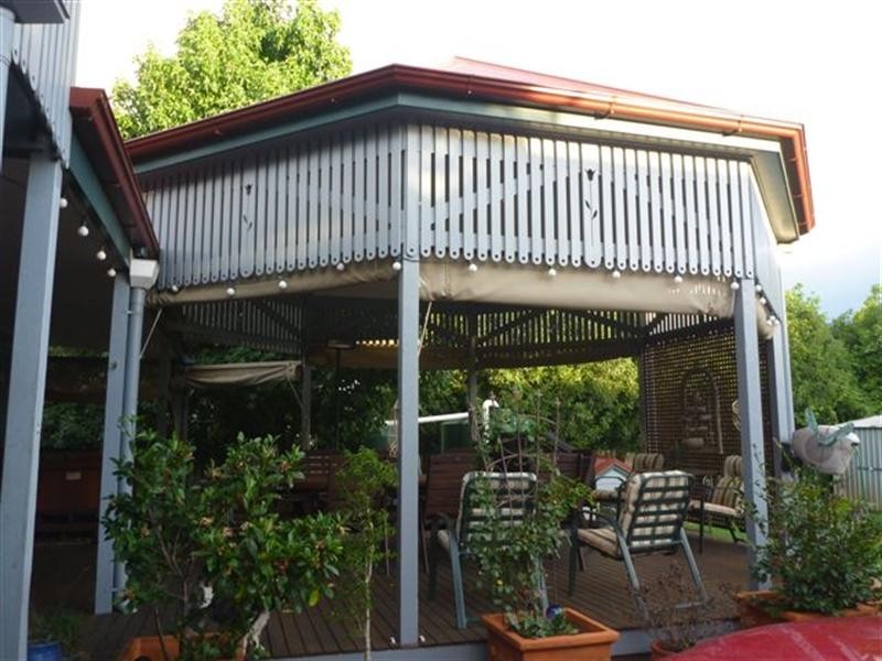 204 Campbell Street, Newtown QLD 4350