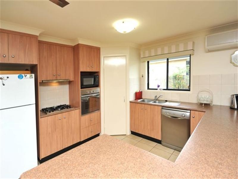 38 Banksdale Drive, Middle Ridge QLD 4350