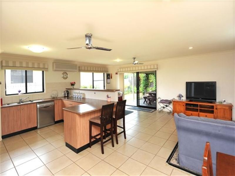 38 Banksdale Drive, Middle Ridge QLD 4350