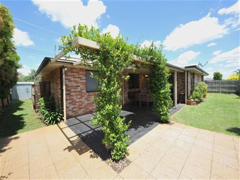 38 Banksdale Drive, Middle Ridge QLD 4350