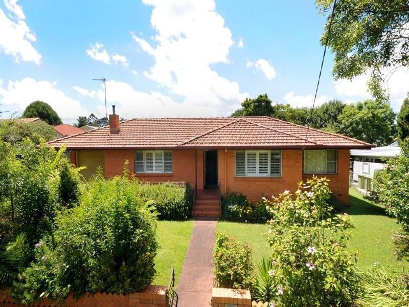 4 Lovett Street, Rangeville QLD 4350