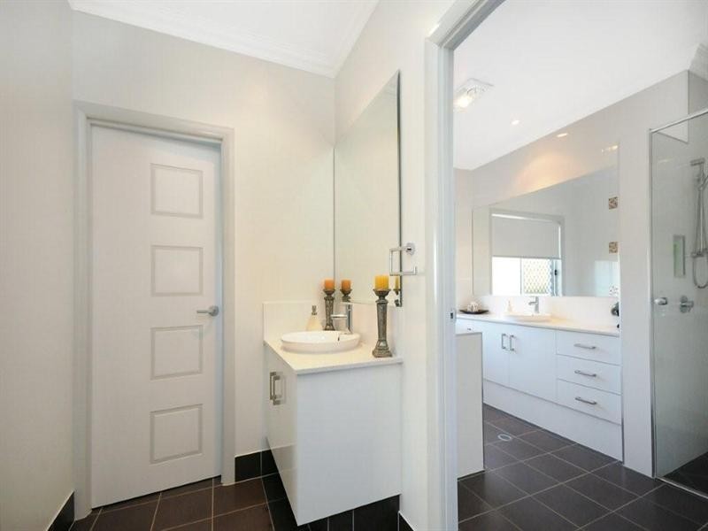 2 Colman Drive, Middle Ridge QLD 4350