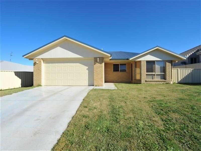 15 Moorina Drive, Harristown QLD 4350