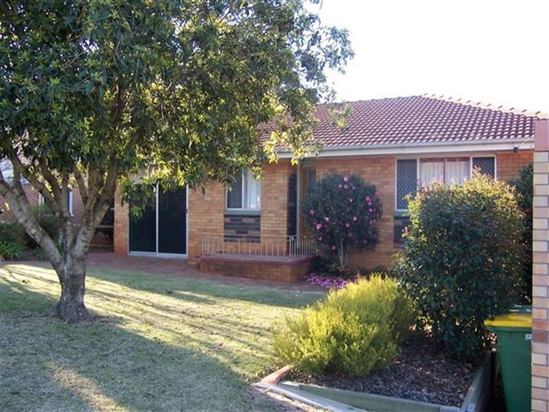 21 Loch Street, Centenary Heights QLD 4350