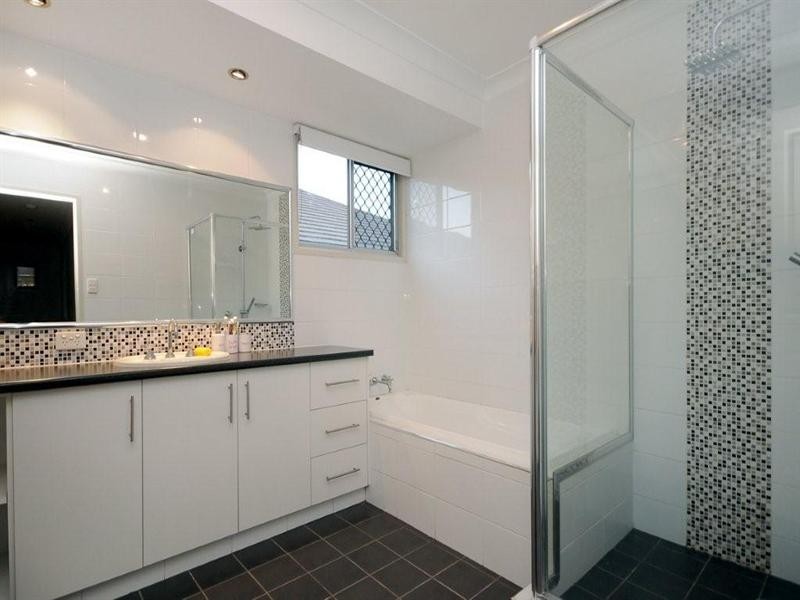 10 Rosella Street, Rangeville QLD 4350