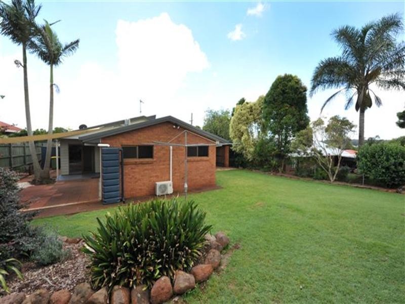 10 Zoe Court, Centenary Heights QLD 4350