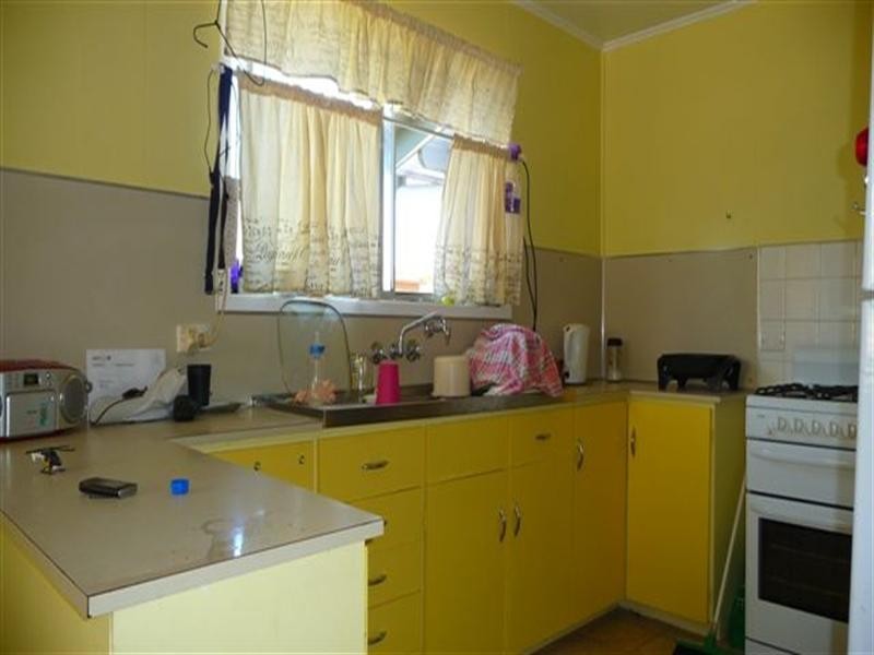 10 King Street, Oakey QLD 4401