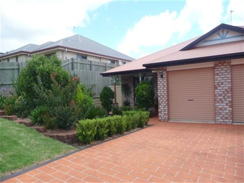 Unit 2, 11 Horrocks Crescent, Kearneys Spring QLD 4350