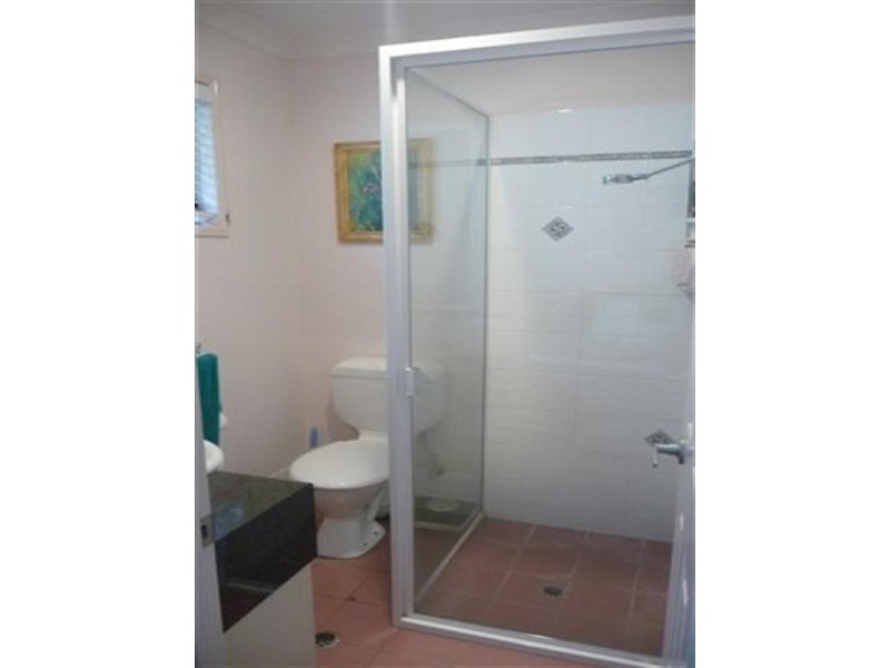 Unit 2, 11 Horrocks Crescent, Kearneys Spring QLD 4350