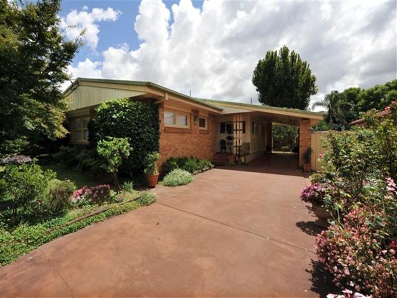 3 Canberra Street, Harristown QLD 4350
