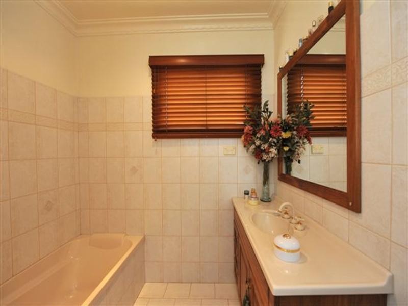 3 Canberra Street, Harristown QLD 4350