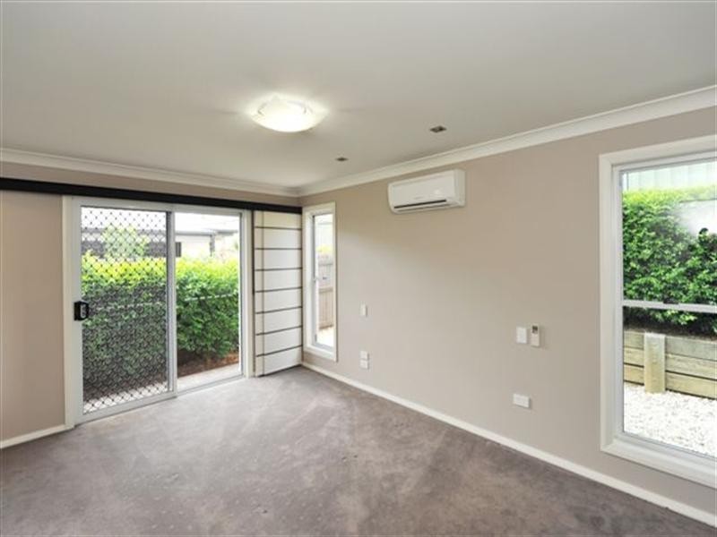 Unit 2, 208 Stenner Street, Middle Ridge QLD 4350