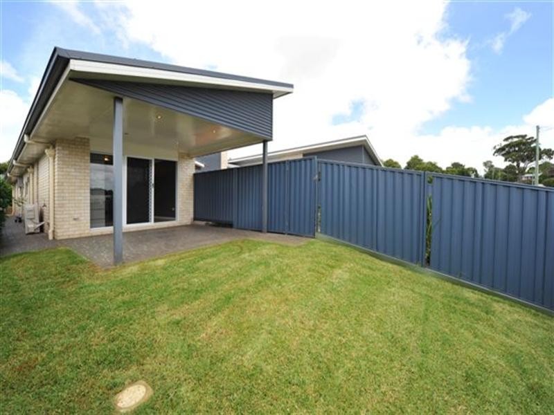 Unit 2, 208 Stenner Street, Middle Ridge QLD 4350