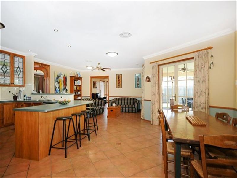 2 Howard Street, Middle Ridge QLD 4350