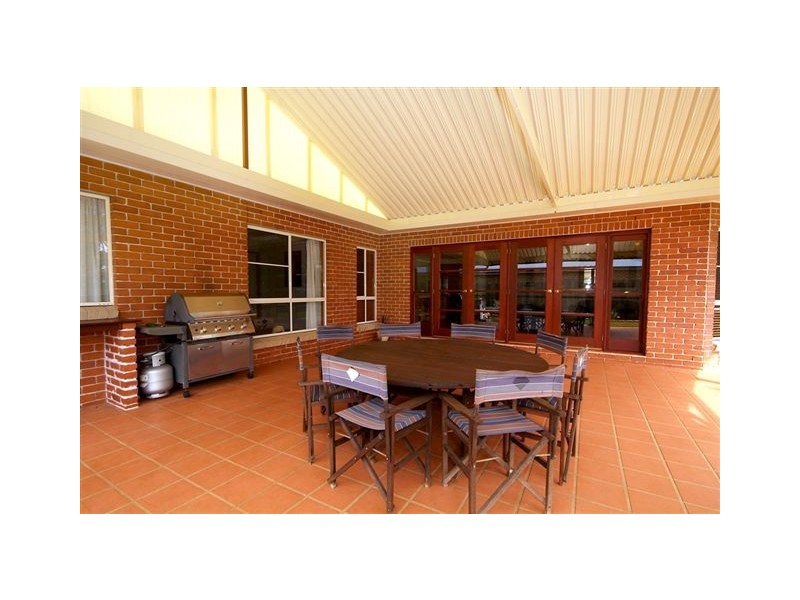 27 Leith Crescent, Rangeville QLD 4350