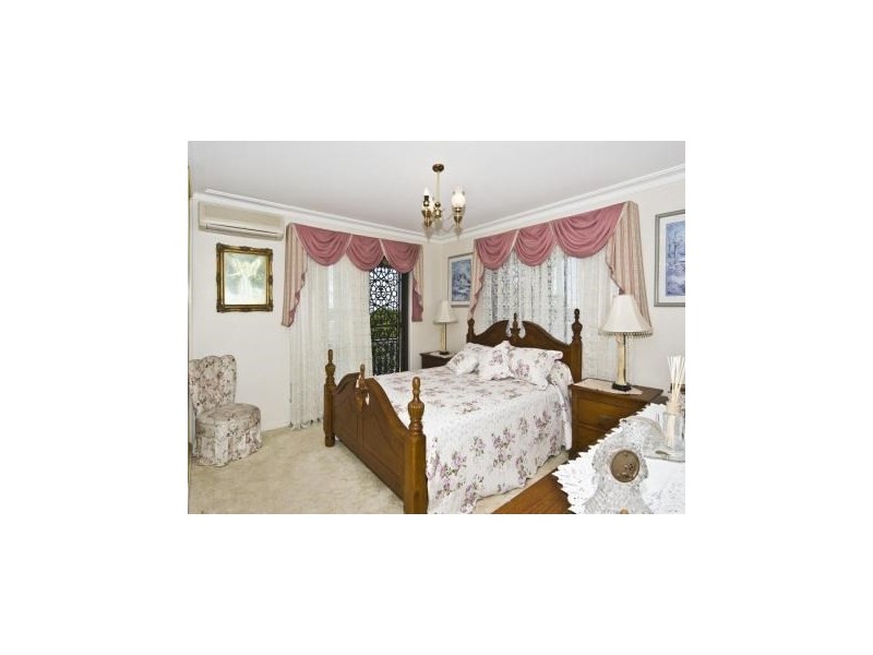 8 Gascony Street, Harristown QLD 4350