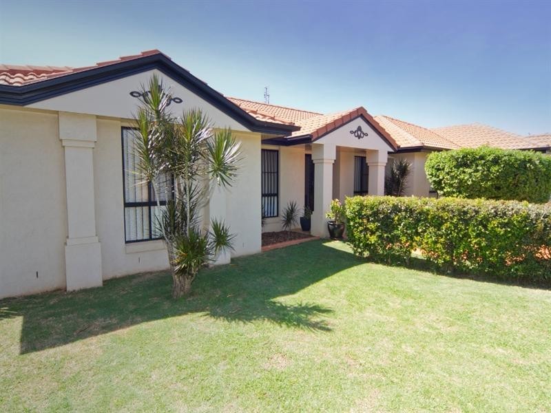 2 Menzies Street, Middle Ridge QLD 4350
