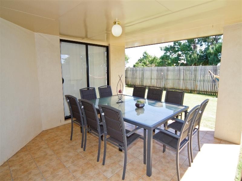 2 Menzies Street, Middle Ridge QLD 4350