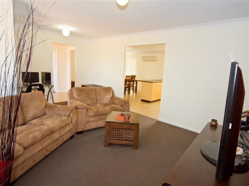 2 Menzies Street, Middle Ridge QLD 4350