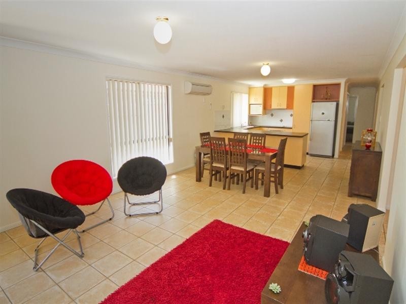 2 Menzies Street, Middle Ridge QLD 4350