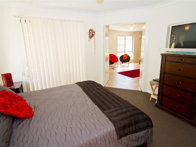 2 Menzies Street, Middle Ridge QLD 4350