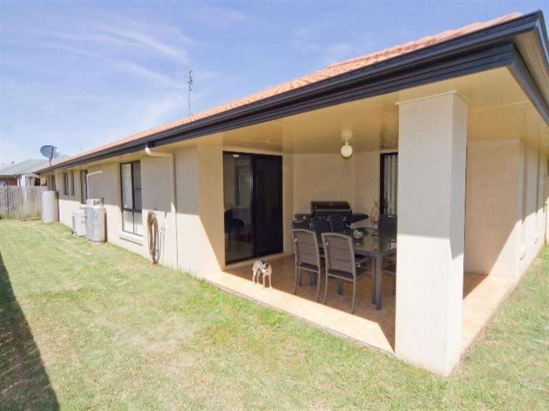 2 Menzies Street, Middle Ridge QLD 4350