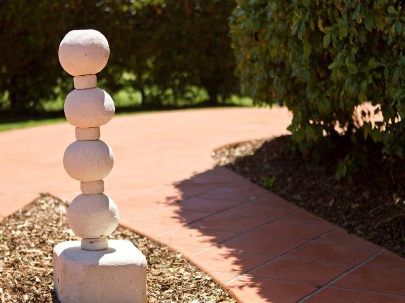 2 Menzies Street, Middle Ridge QLD 4350