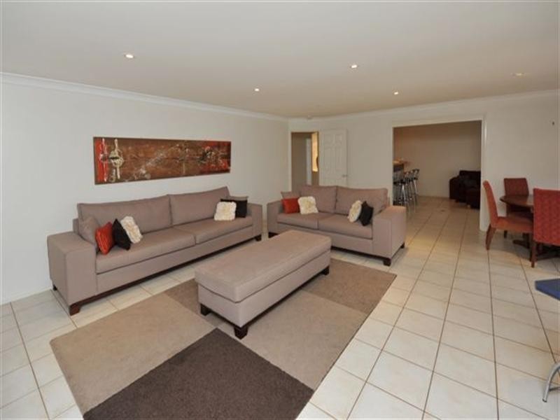 3 Weis Crescent, Middle Ridge QLD 4350