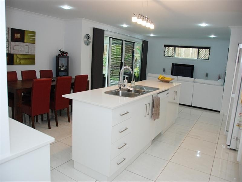 42 Sommariva Street, Westbrook QLD 4350