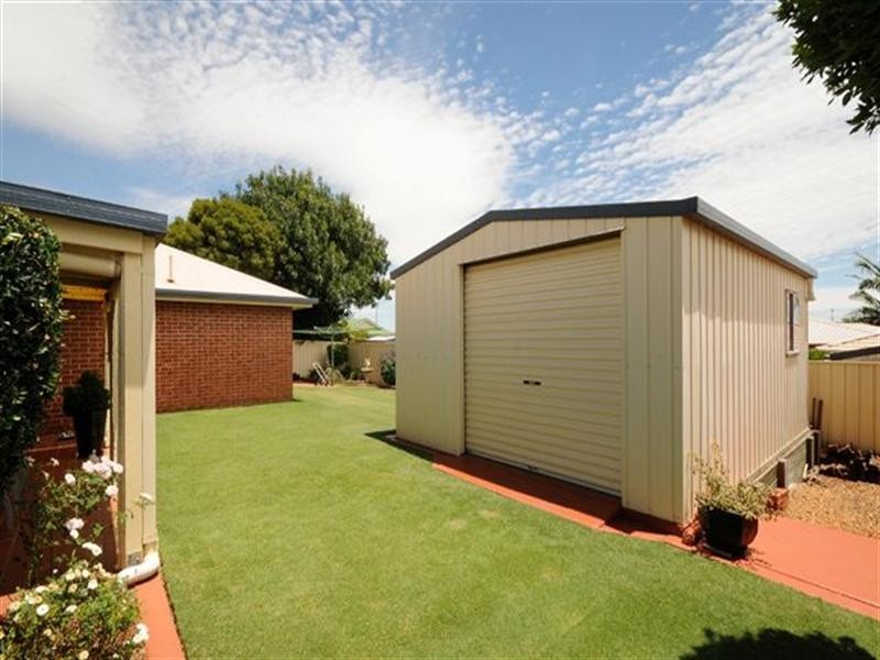 11 Pillar Street, Middle Ridge QLD 4350