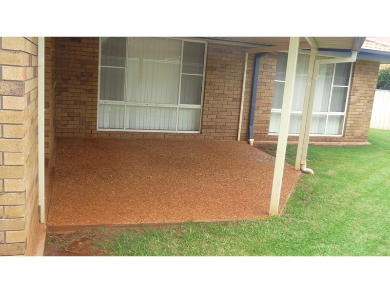 2 Jake Court, Middle Ridge QLD 4350