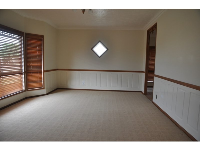 142 Spring Street, Middle Ridge QLD 4350