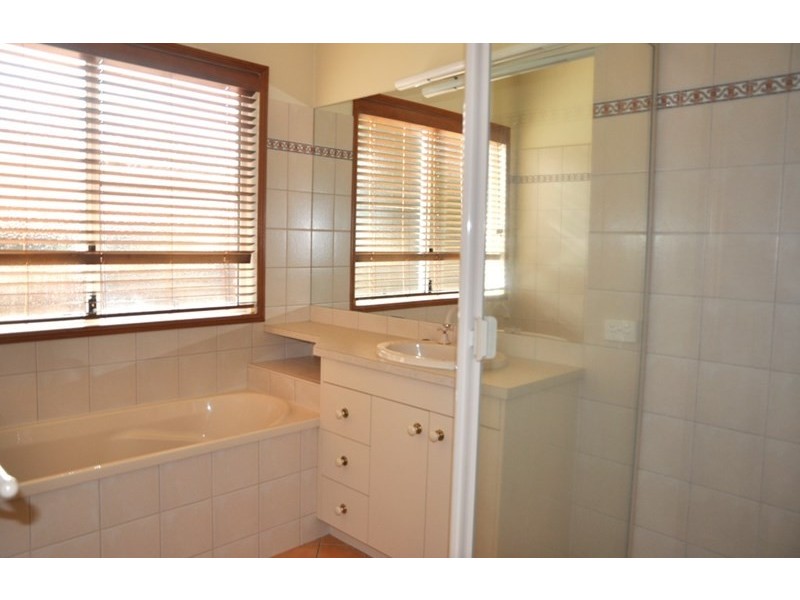 142 Spring Street, Middle Ridge QLD 4350