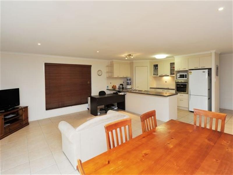 13 Hinchliffe Drive, Kearneys Spring QLD 4350