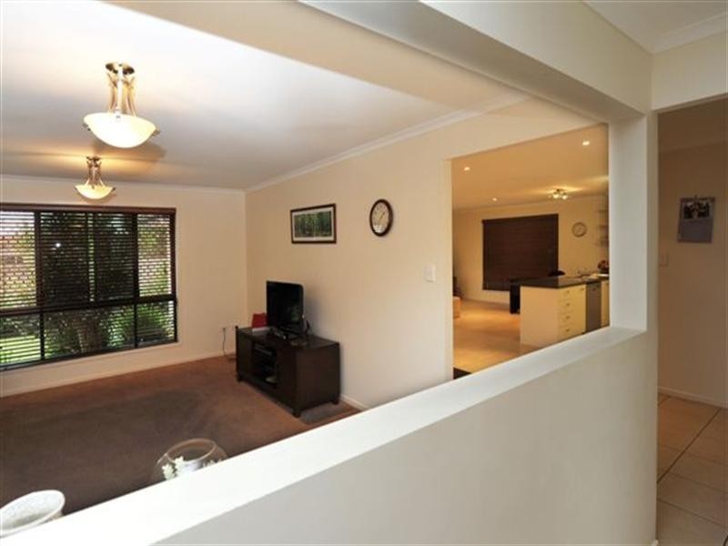 13 Hinchliffe Drive, Kearneys Spring QLD 4350