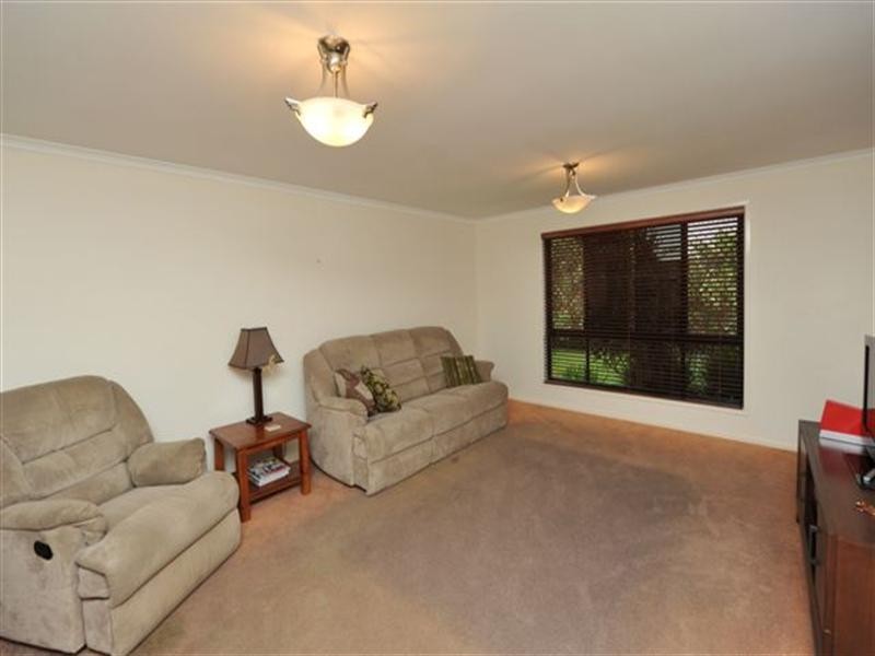 13 Hinchliffe Drive, Kearneys Spring QLD 4350