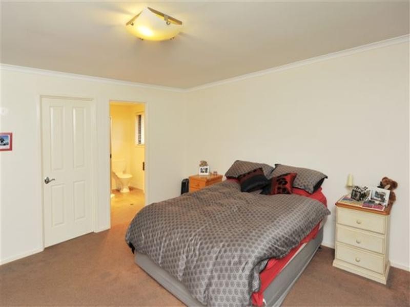 13 Hinchliffe Drive, Kearneys Spring QLD 4350