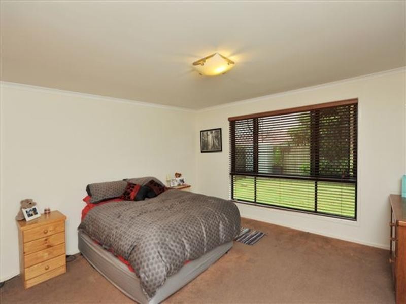 13 Hinchliffe Drive, Kearneys Spring QLD 4350