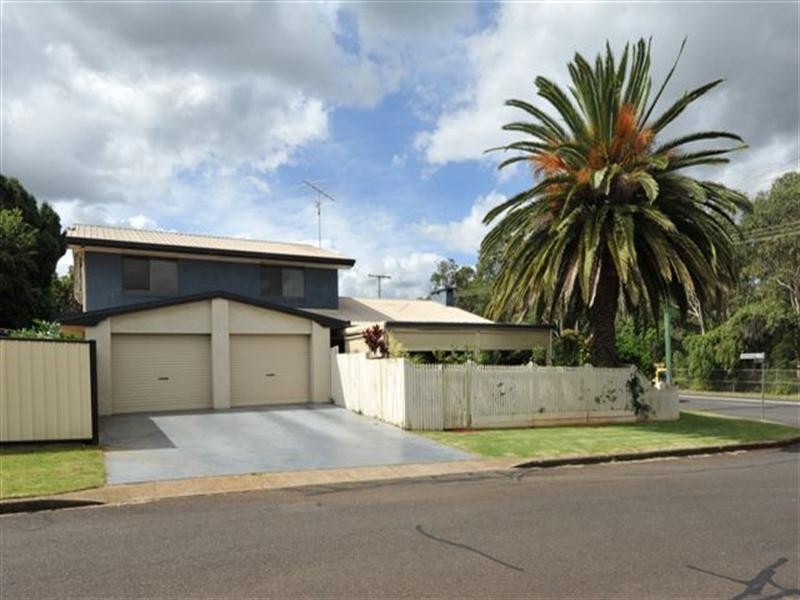 275 Mackenzie Street, Centenary Heights QLD 4350