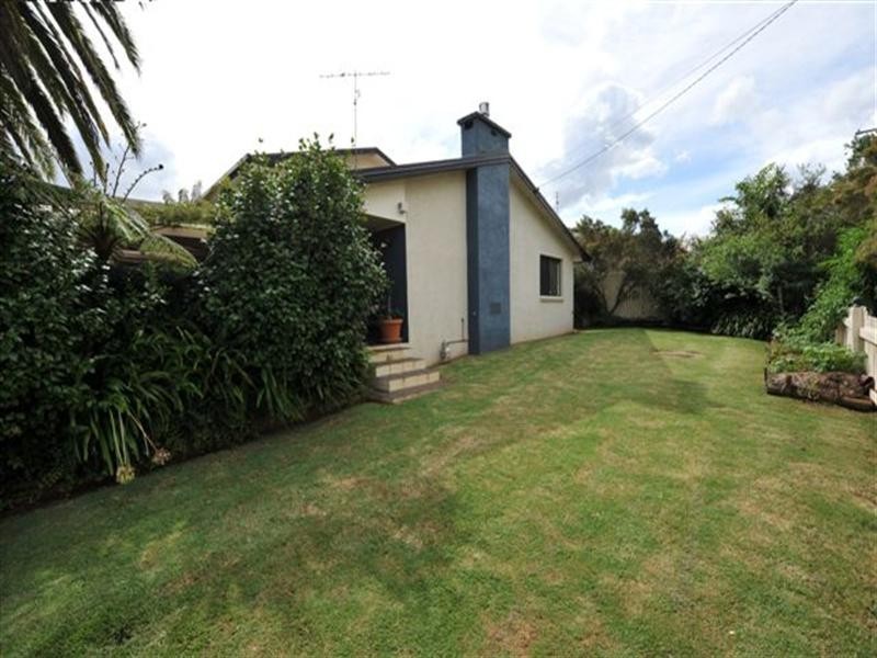 275 Mackenzie Street, Centenary Heights QLD 4350