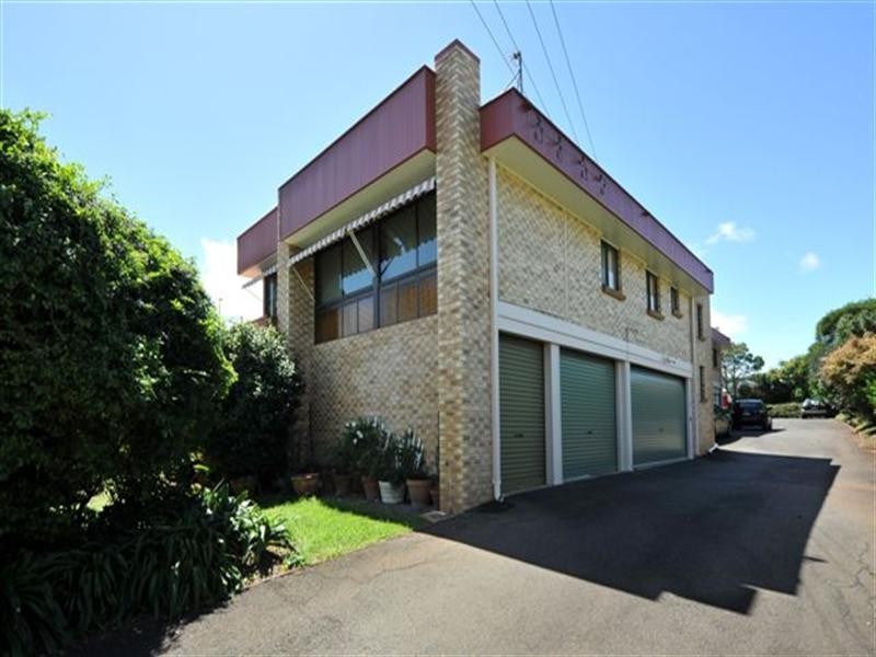 Unit 1, 316 Hume Street, Centenary Heights QLD 4350