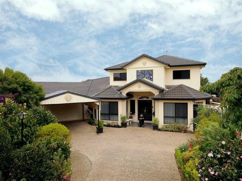 19 Glen Eagles Drive, Middle Ridge QLD 4350