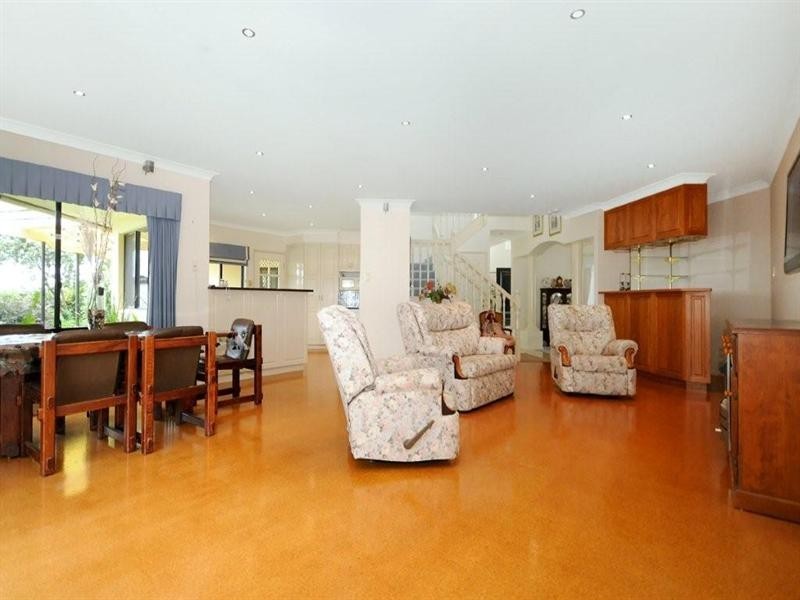 19 Glen Eagles Drive, Middle Ridge QLD 4350