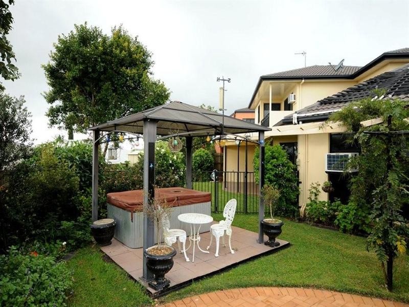 19 Glen Eagles Drive, Middle Ridge QLD 4350