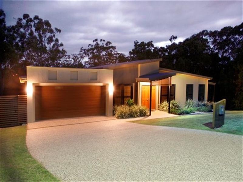 6 Holly Avenue, Highfields QLD 4352