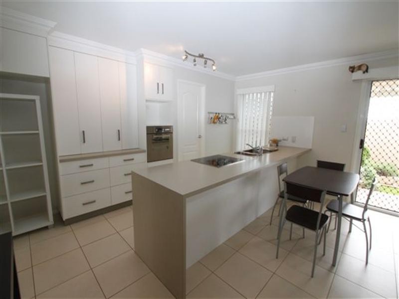 8 Nioka Drive, Highfields QLD 4352