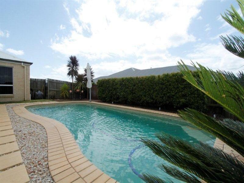 8 Nioka Drive, Highfields QLD 4352