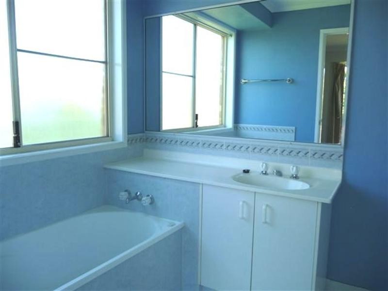 5 Oaklands Court, Glenvale QLD 4350